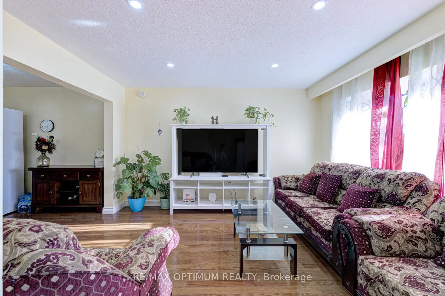 21 Juniper Crescent photo 2