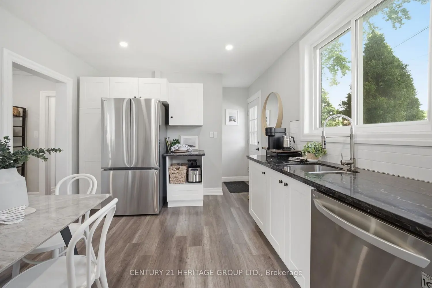 47 Brucedale Avenue photo 5
