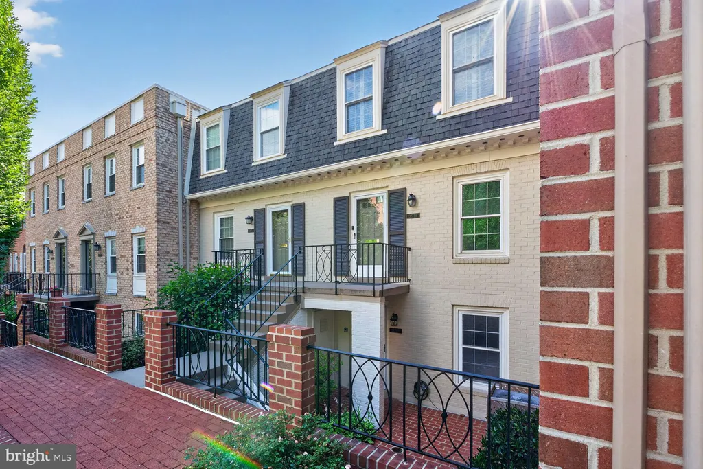 3271 Sutton Place NW Unit D, Washington, DC 20016