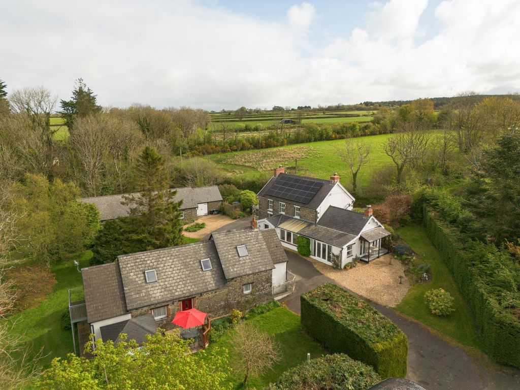 6 bed farm for saleCross Inn, New Quay SA44