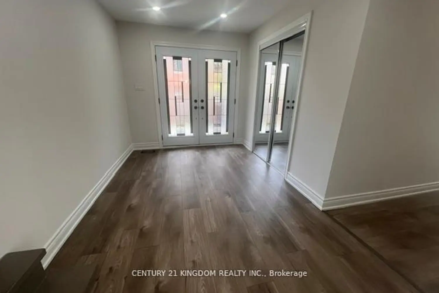 132 Old Harwood Avenue photo 5