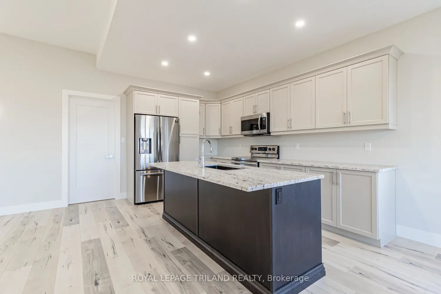 26 Tattersall Lane photo 5