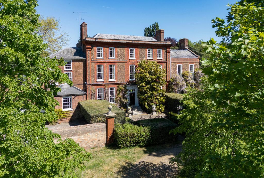 10 bed detached house for saleOrmeley Lodge Estate, Richmond, London TW10