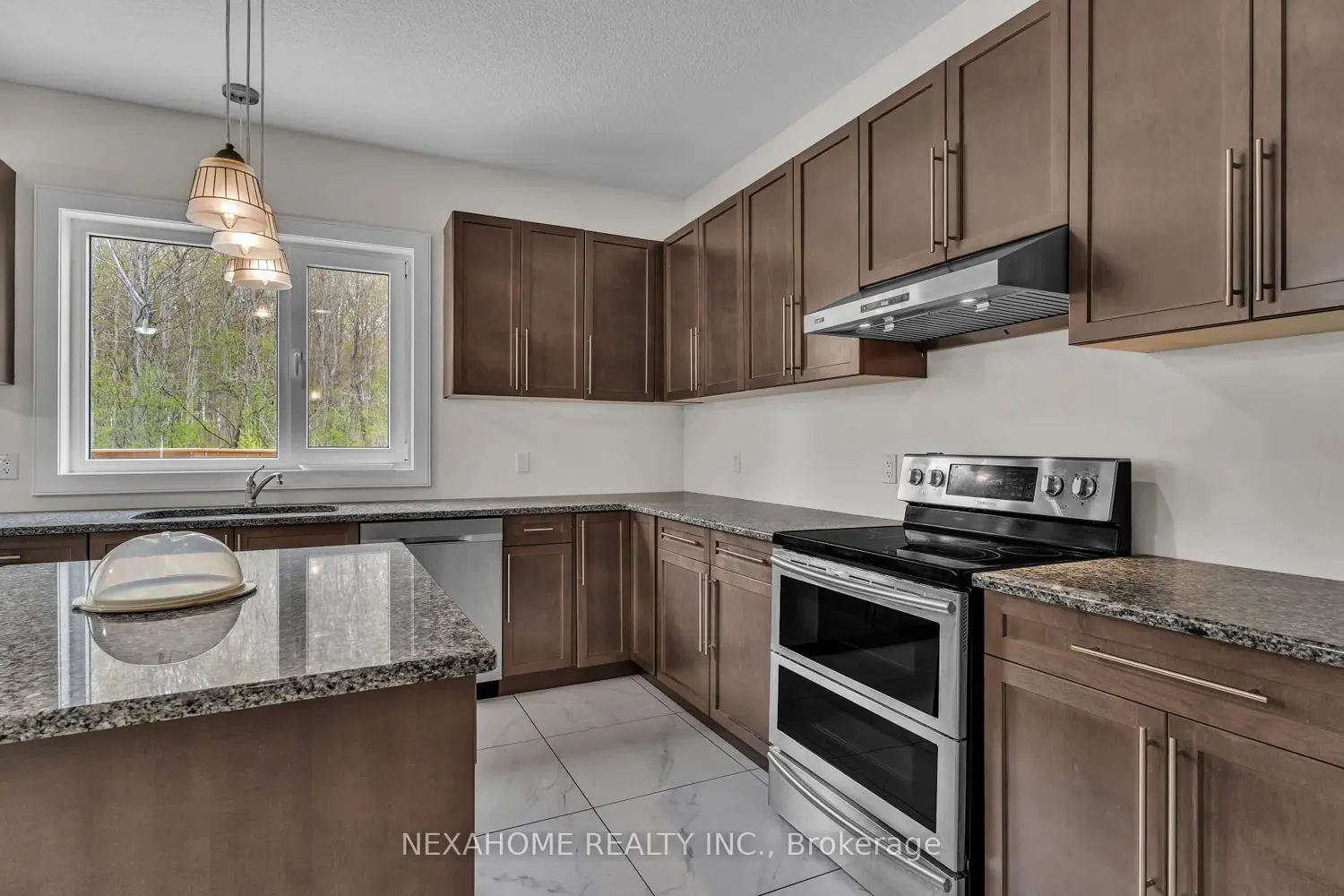 861 Zaifman Circle photo 5