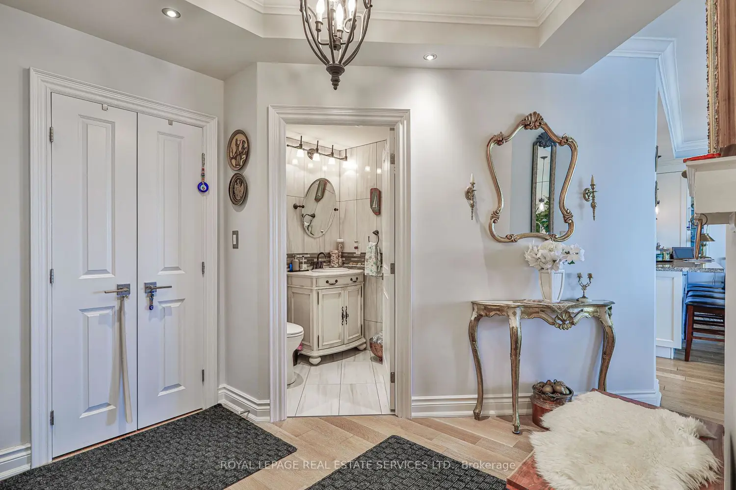 2267 Lakeshore Boulevard 1304 photo 4
