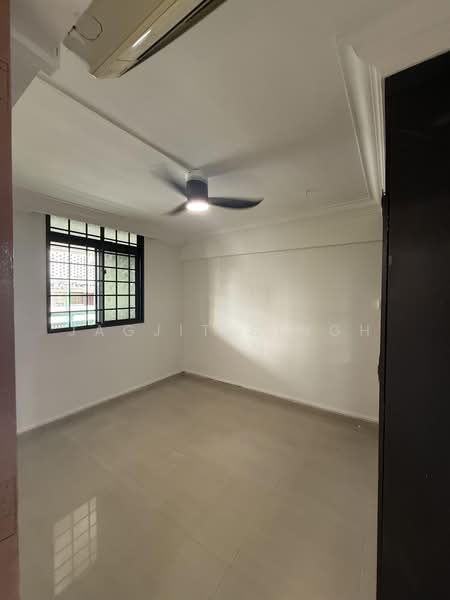 36 Beo Crescent photo 3