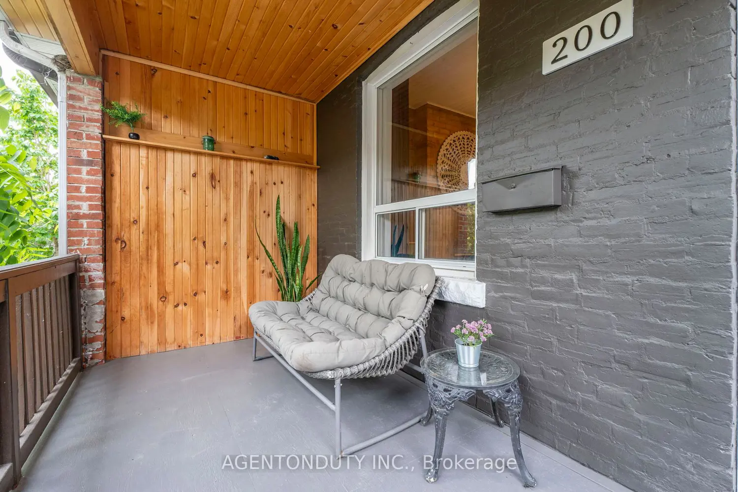200 St Helen's Avenue photo 2