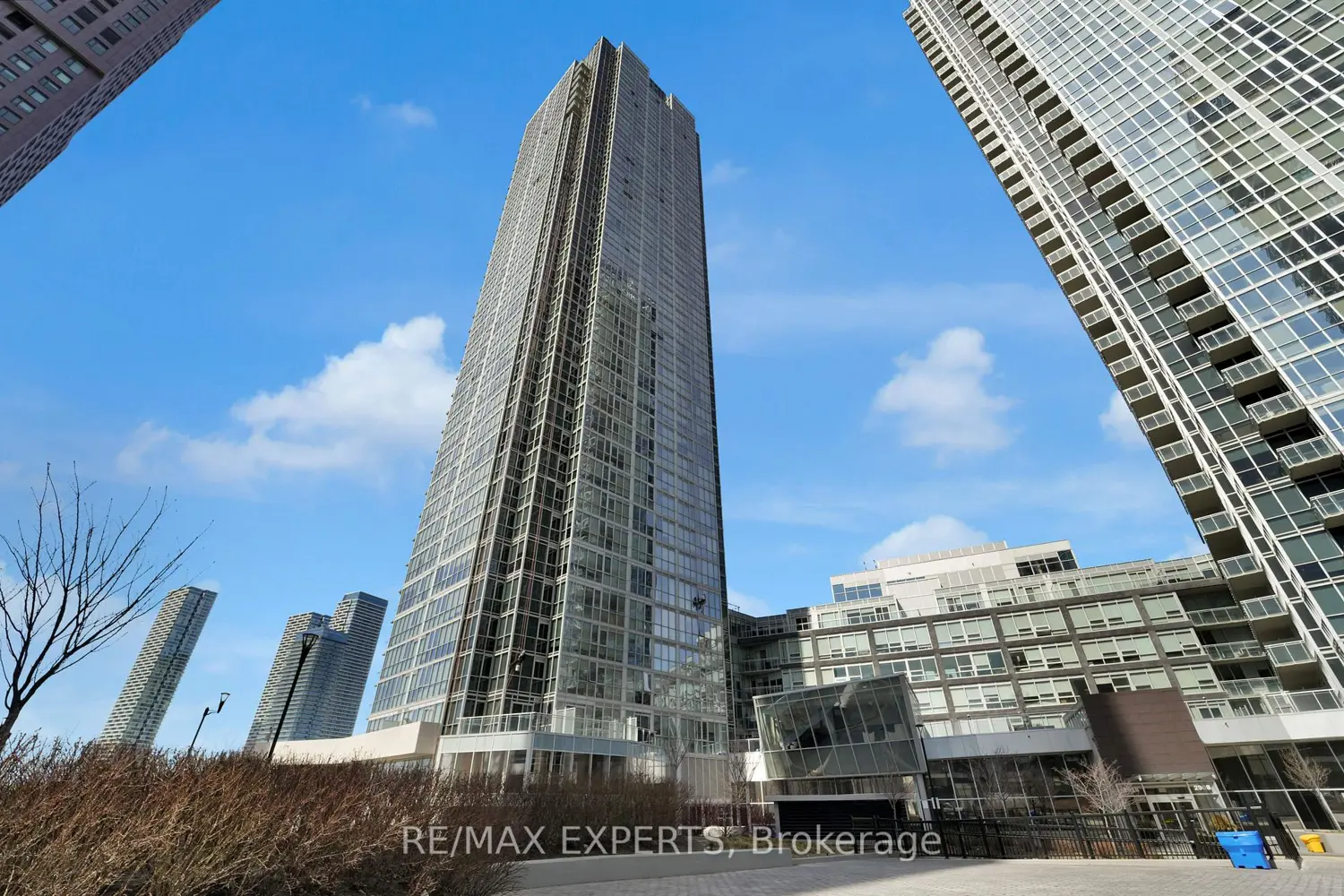 2916 Highway 7 201 photo 2