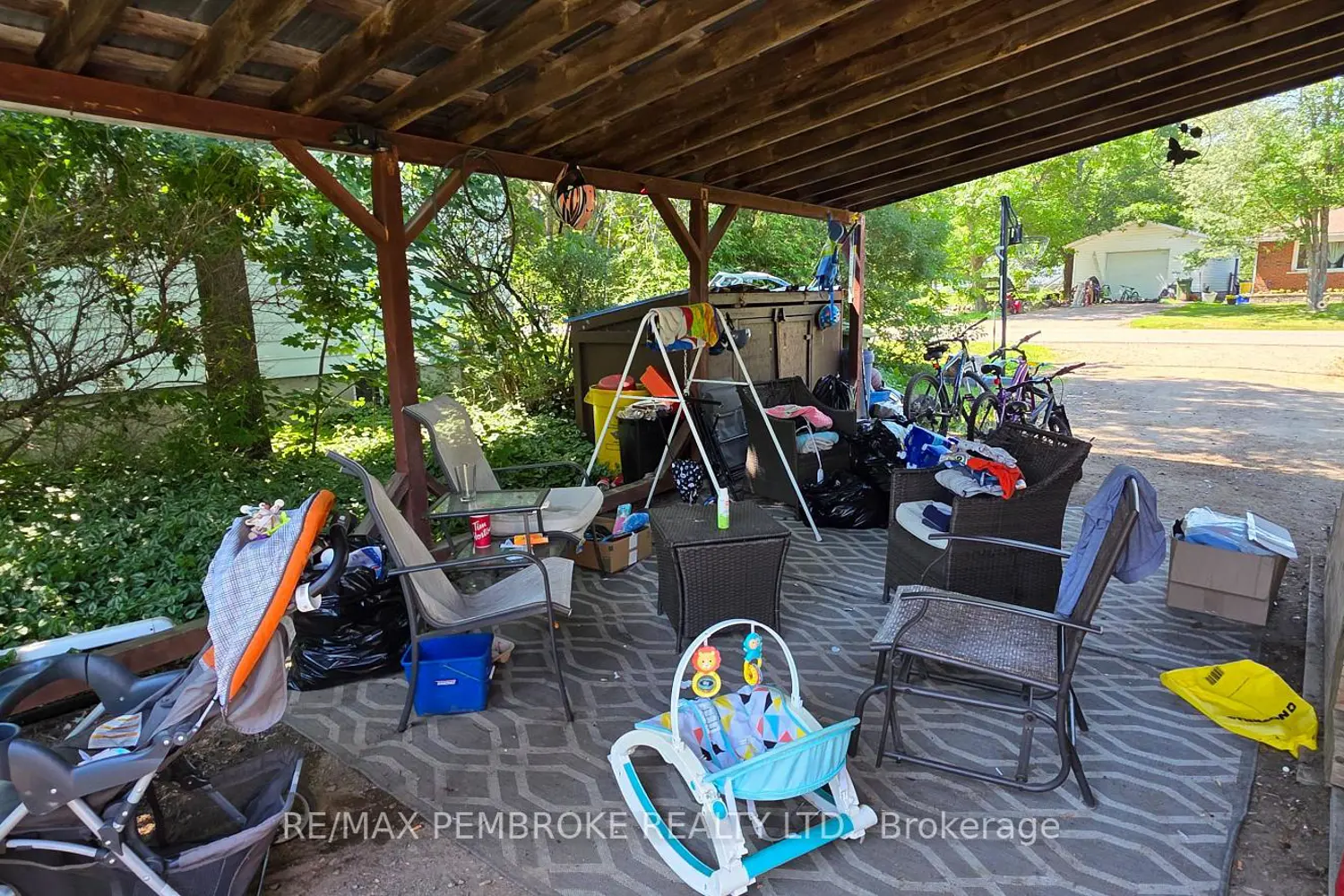 770 Mcguire Street photo 2