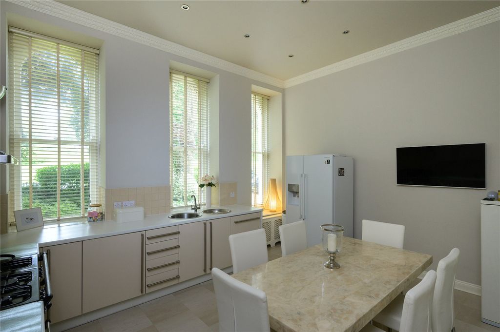 3 bed maisonette for saleHeathfield, The Avenue, Clifton, Bristol BS8 photo 4