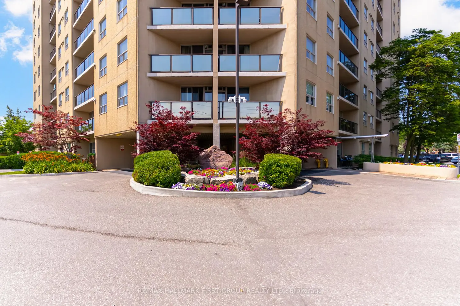 2 Westney Road 1209 photo 2