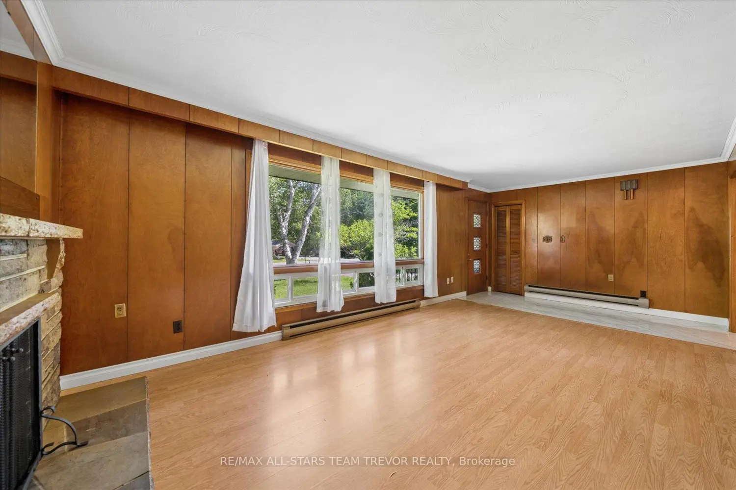 18 Garrett Drive photo 4