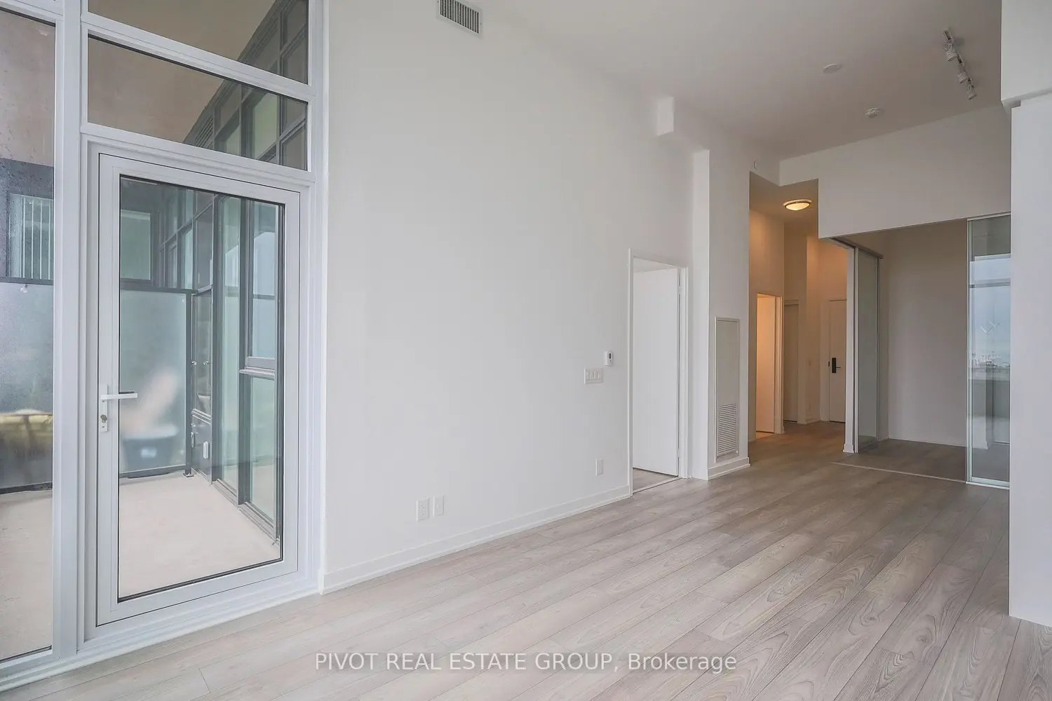 285 Dufferin Street 715 photo 5