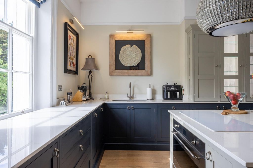 3 bed flat for saleMontpellier Spa Road, Cheltenham, Gloucestershire GL50 photo 5