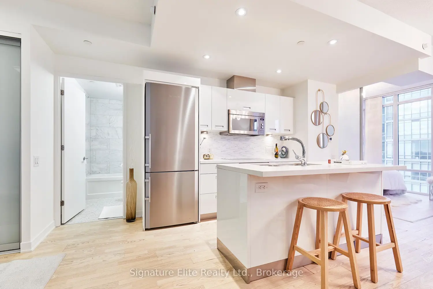 88 Park Lawn Road 1210 photo 2