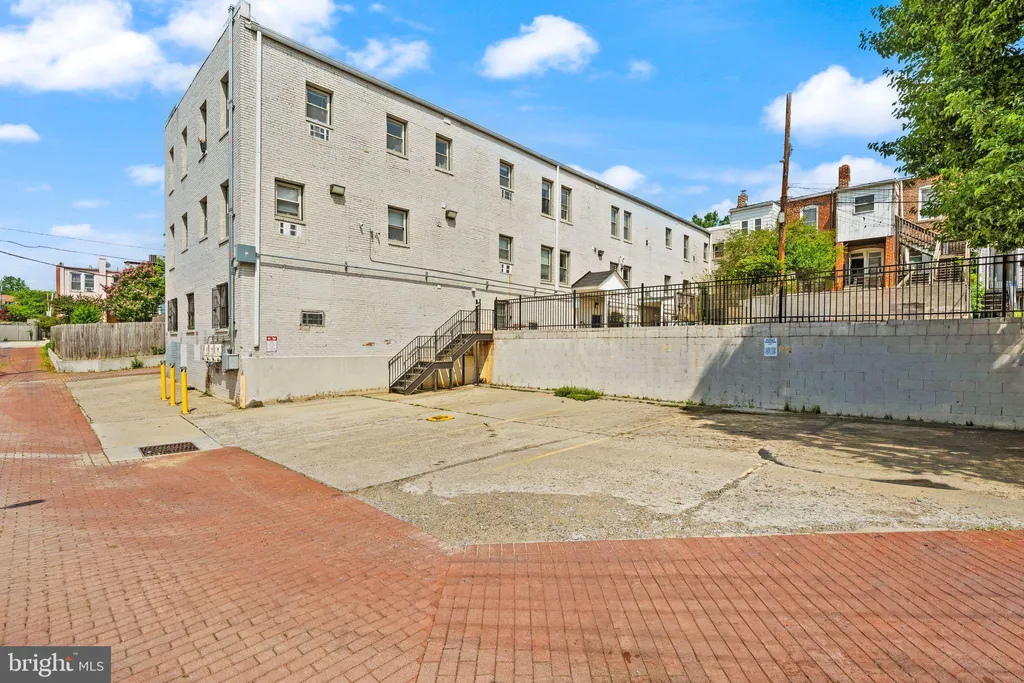 430 Irving Street NW Unit 102, Washington, DC 20010