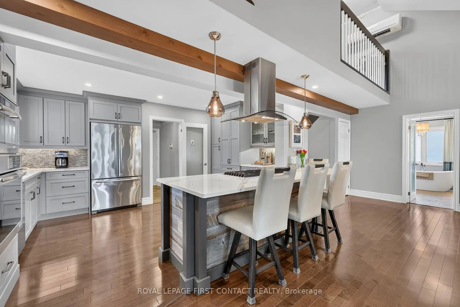 167 Lakeshore Road photo 2