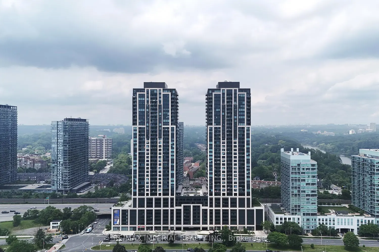 1926 Lakeshore Boulevard 1607