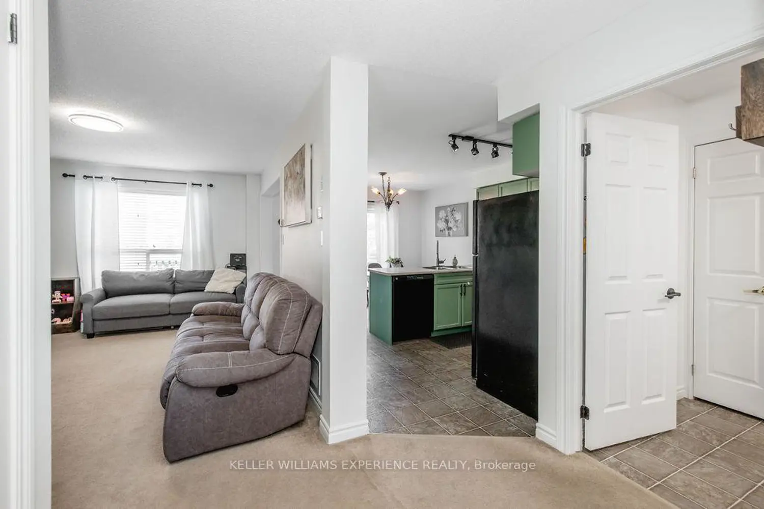 27 Michelle Drive photo 4