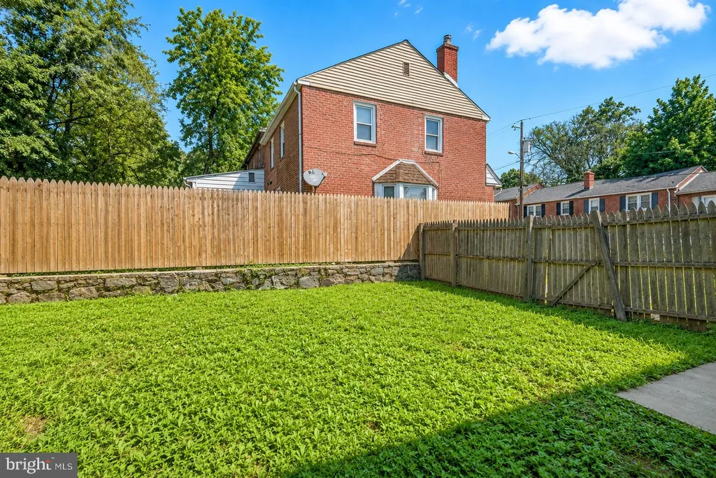 18 S Pennewell Drive, Wilmington, DE 19809