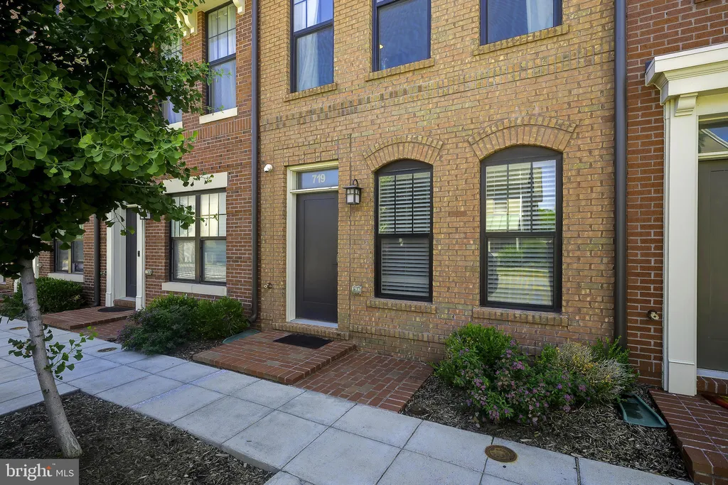 719 Parkside Place NE, Washington, DC 20019 photo 2