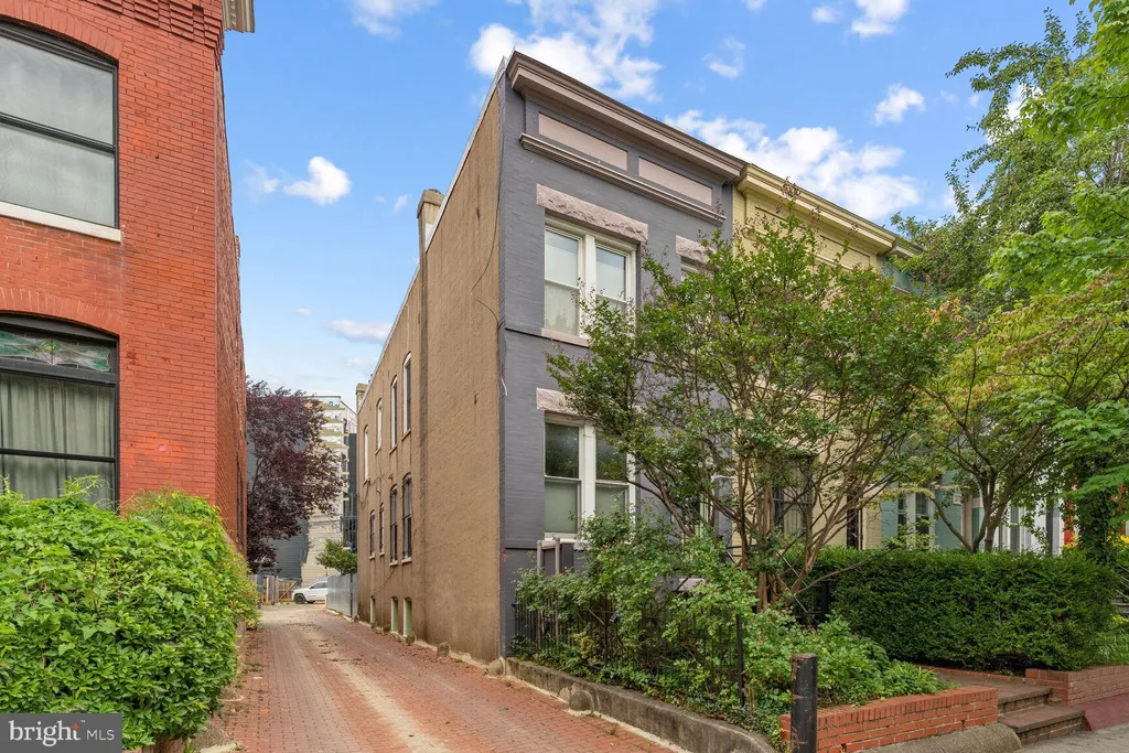 722 13th Street SE Unit B, Washington, DC 20003