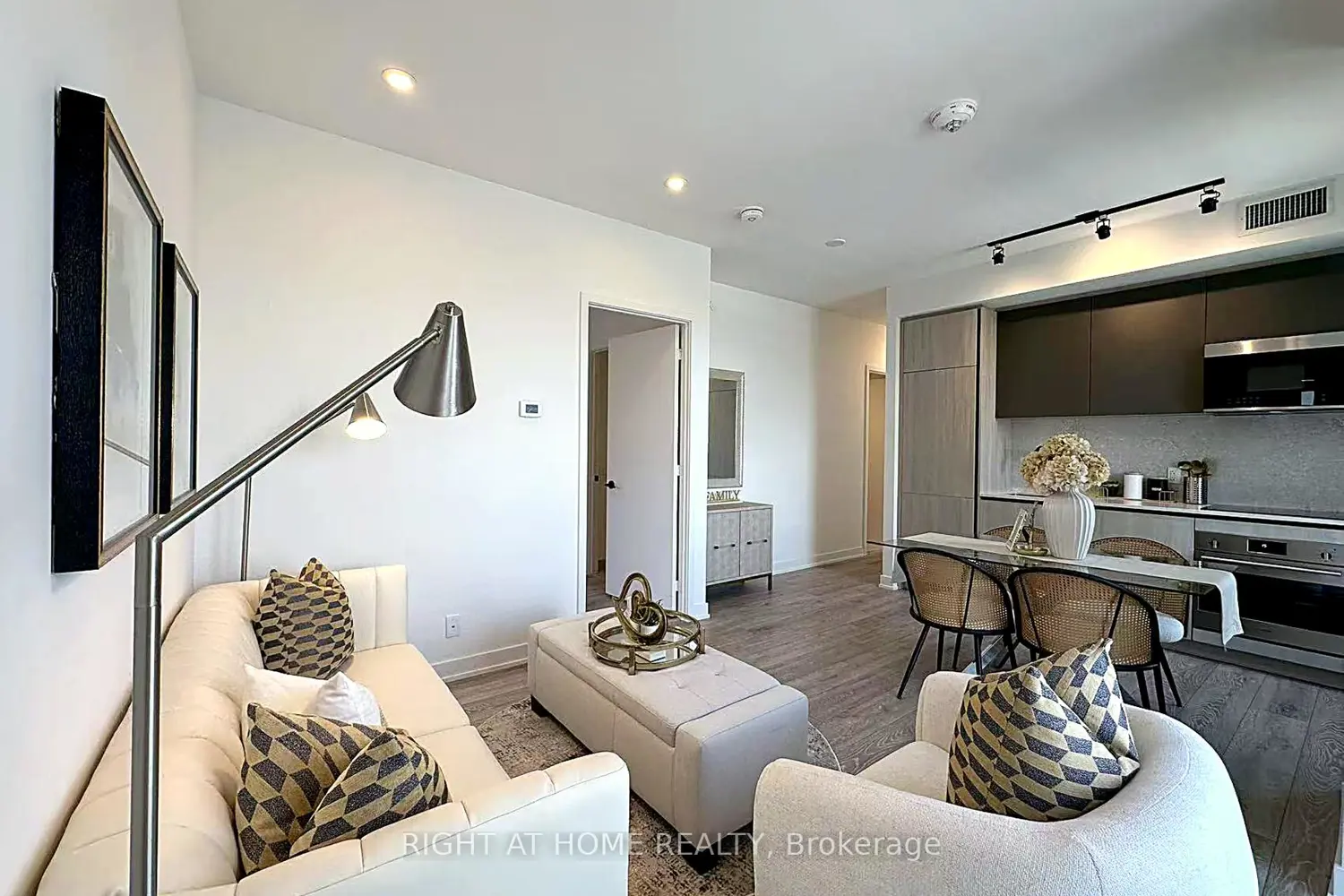 108 Peter Street 3302 photo 3