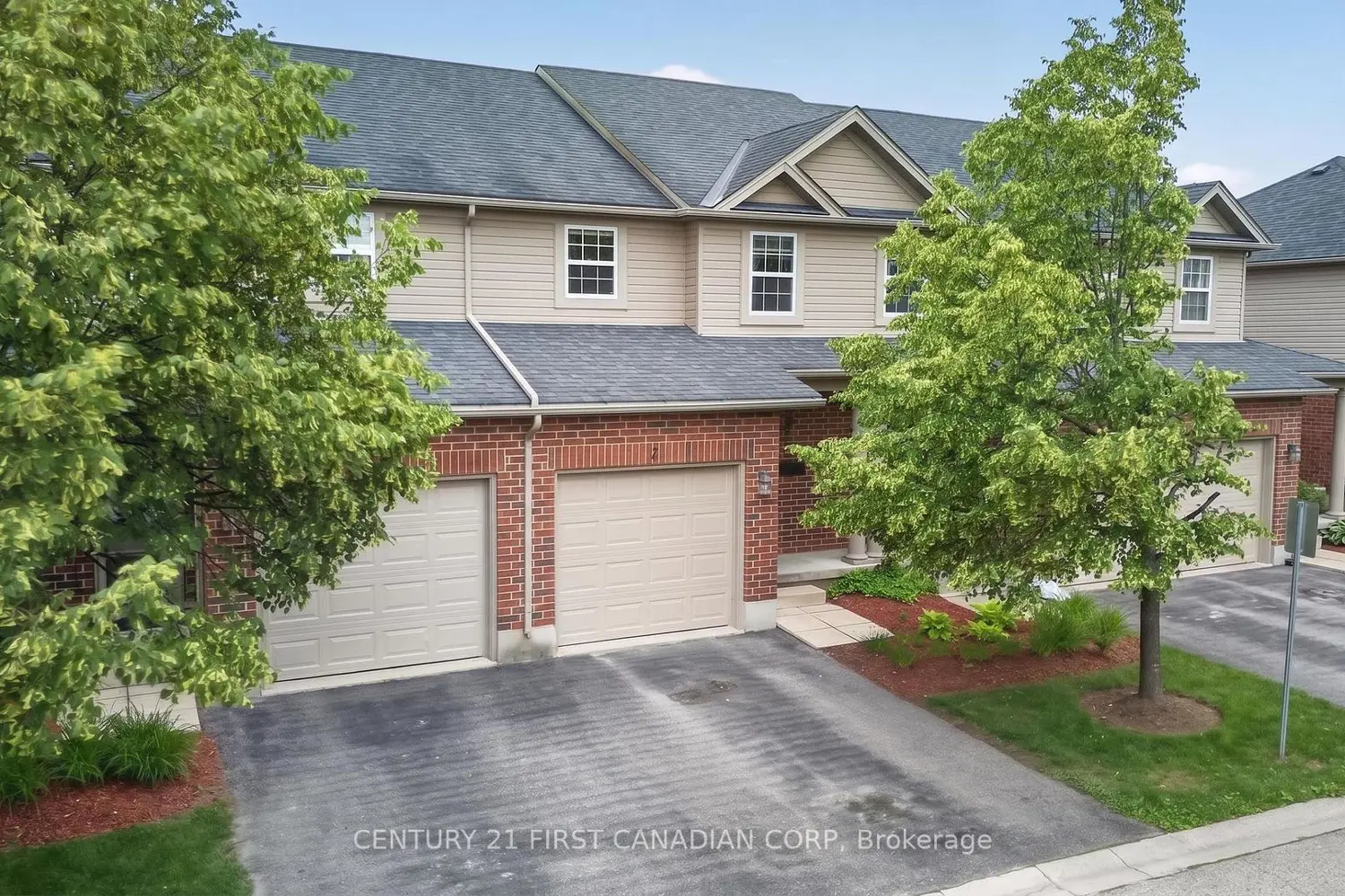 1059 Whetherfield Street 7 photo 2