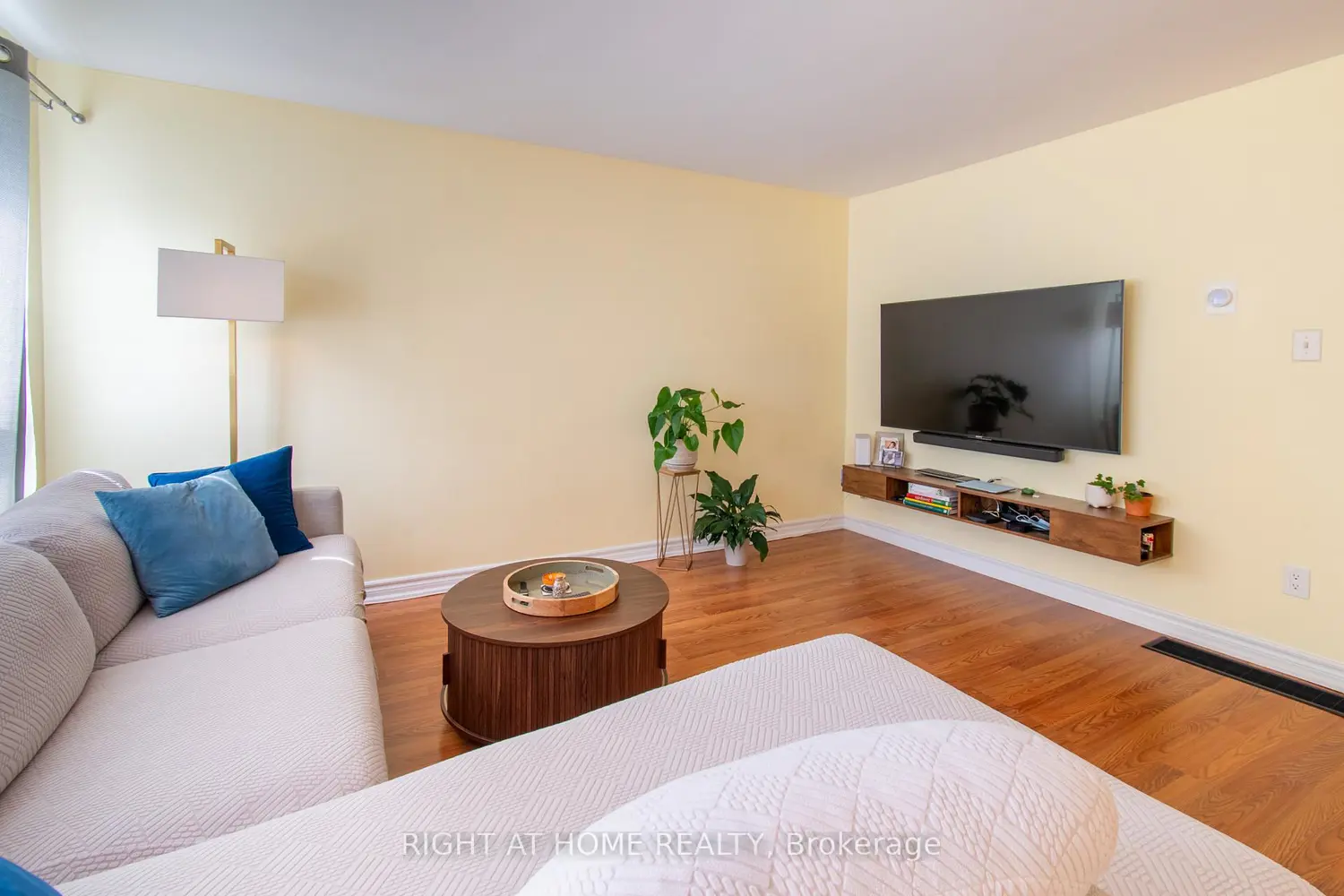 63 Ferris Lane B12 photo 5