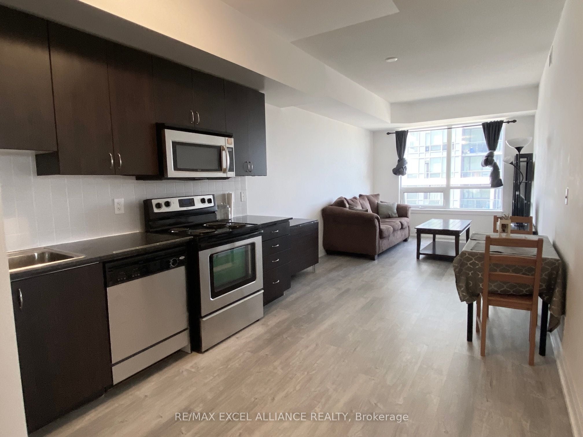 405-1 De Boers Drive, Toronto, ON, M3J 0G6