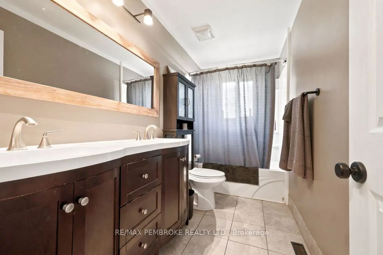 41 Meadowbrook Drive photo 5