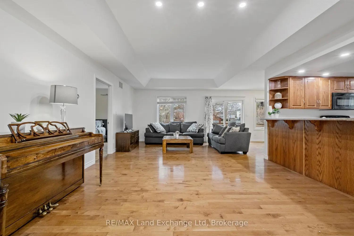 401 Carling Terrace photo 3