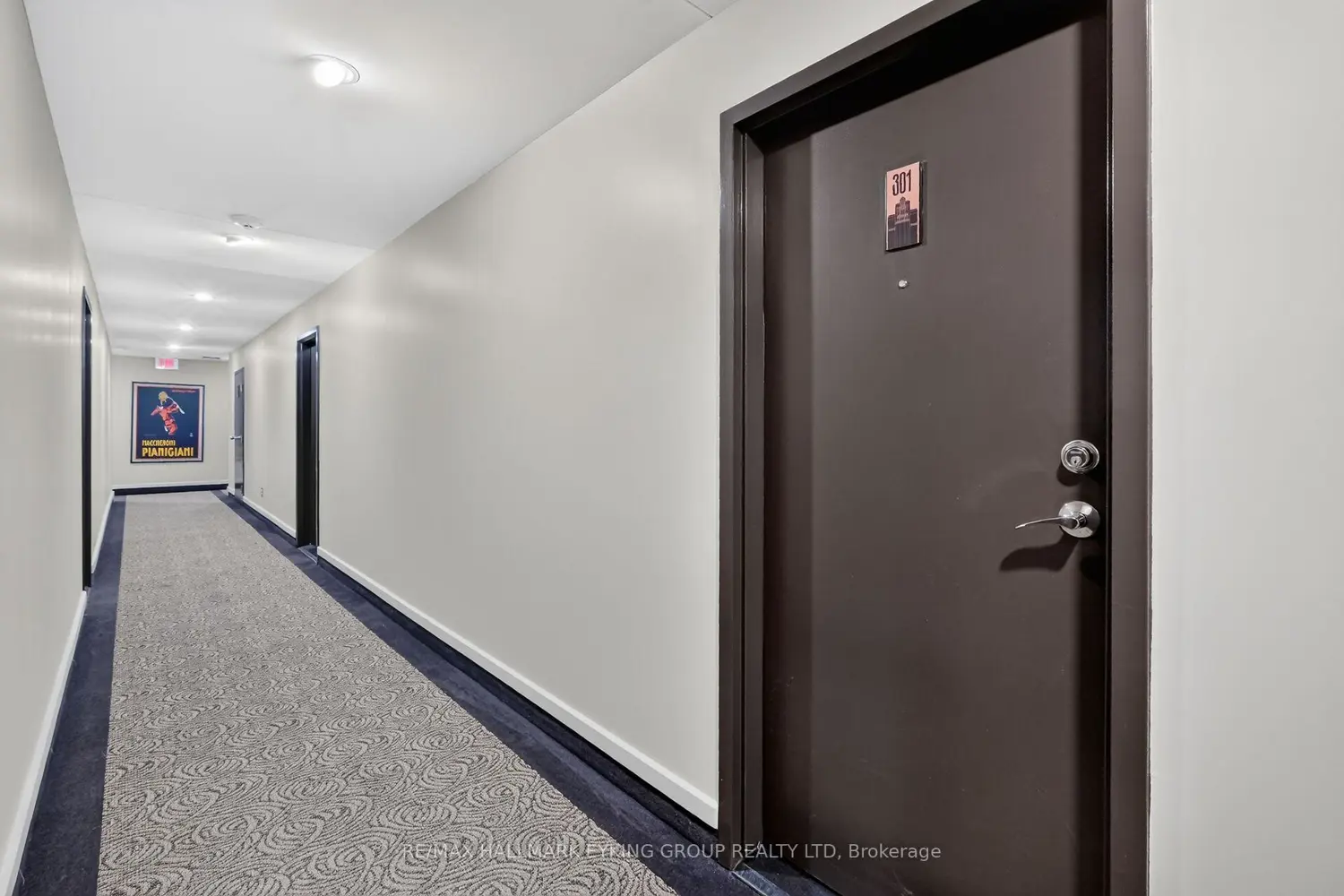 245 Kent Street 301 photo 3