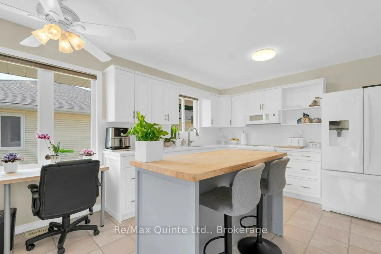 2 Heritage Drive photo 3