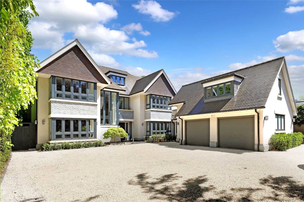 6 bed detached house for salePenn Road, Beaconsfield, Buckinghamshire HP9