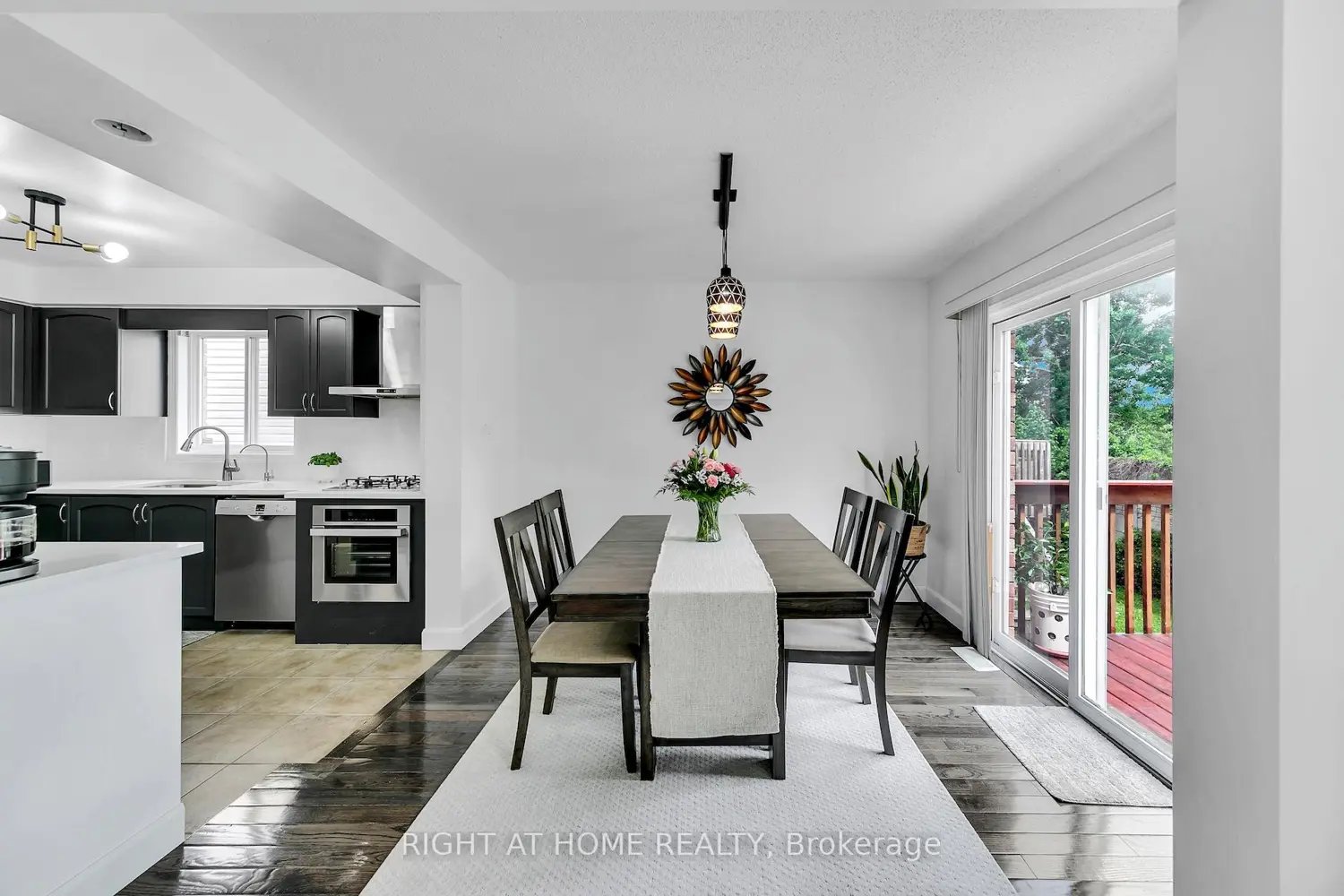 77 Milson Crescent photo 5