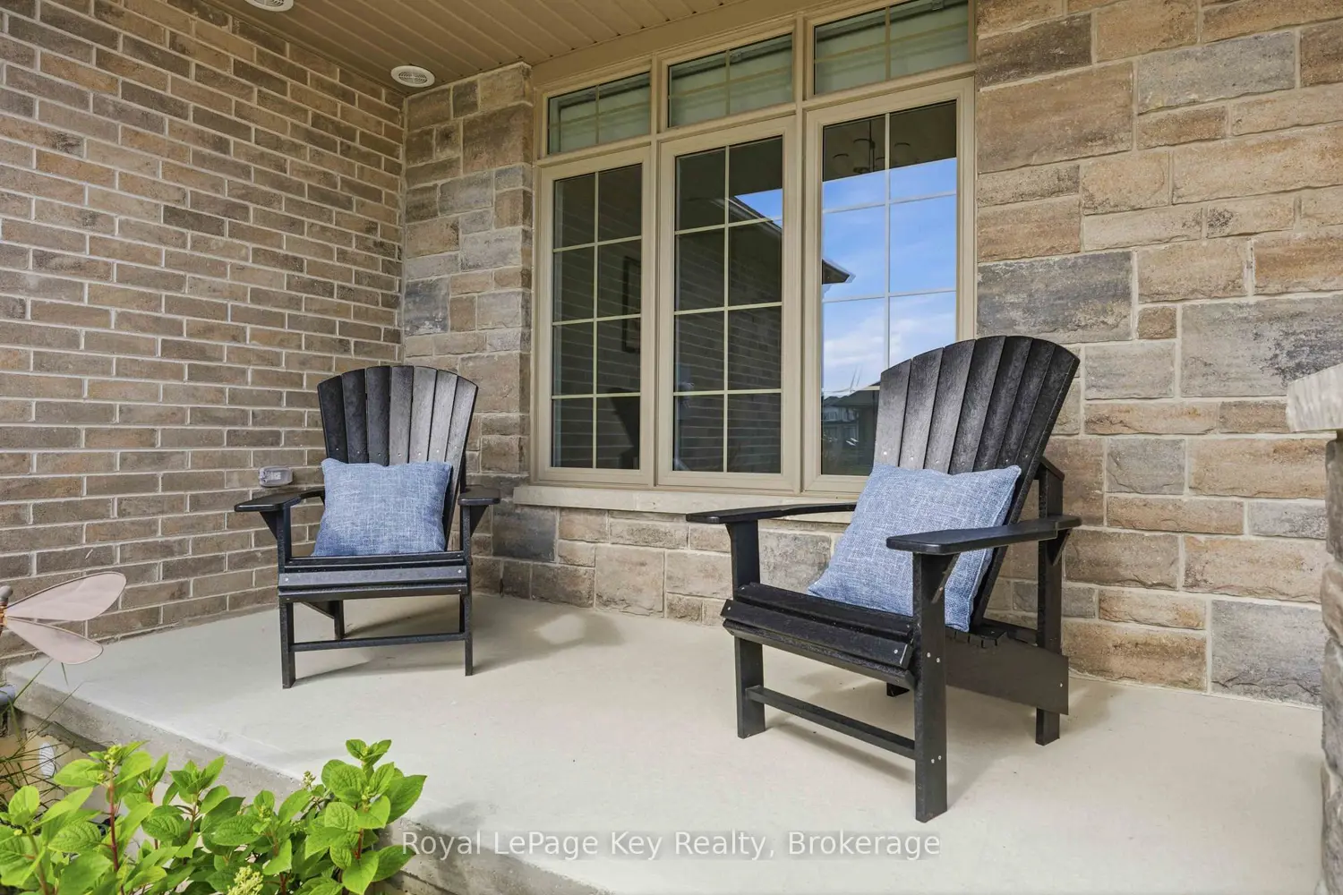 102 Leneve Street photo 4