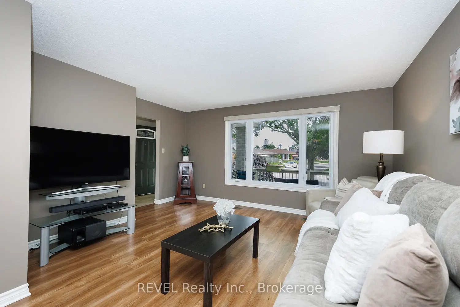 6096 Crimson Drive photo 5