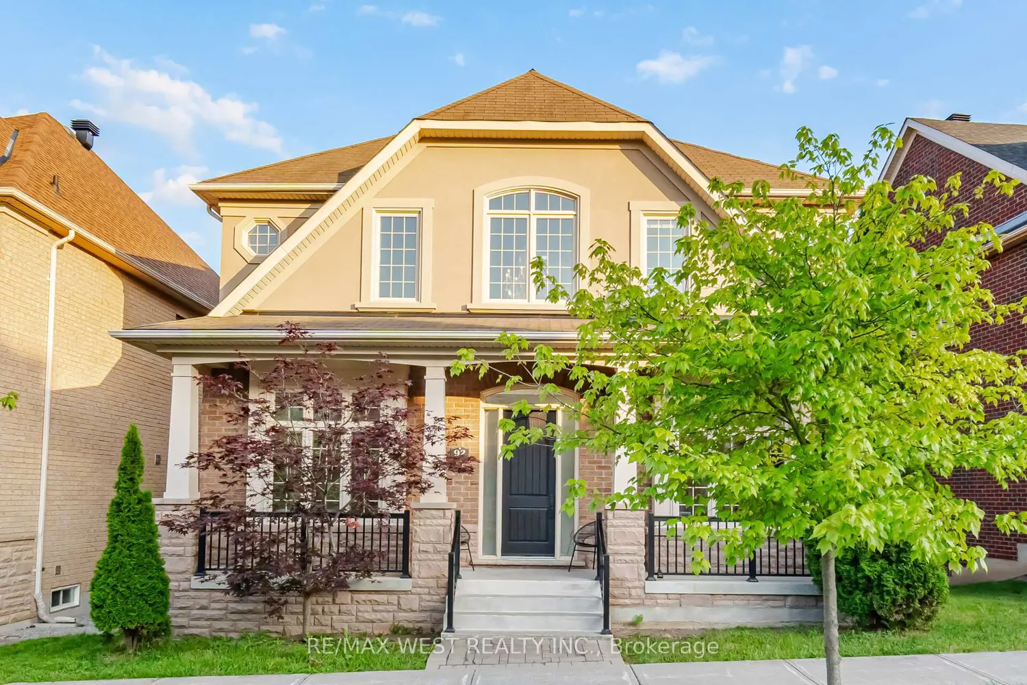 92 Glengordon Crescent photo 2