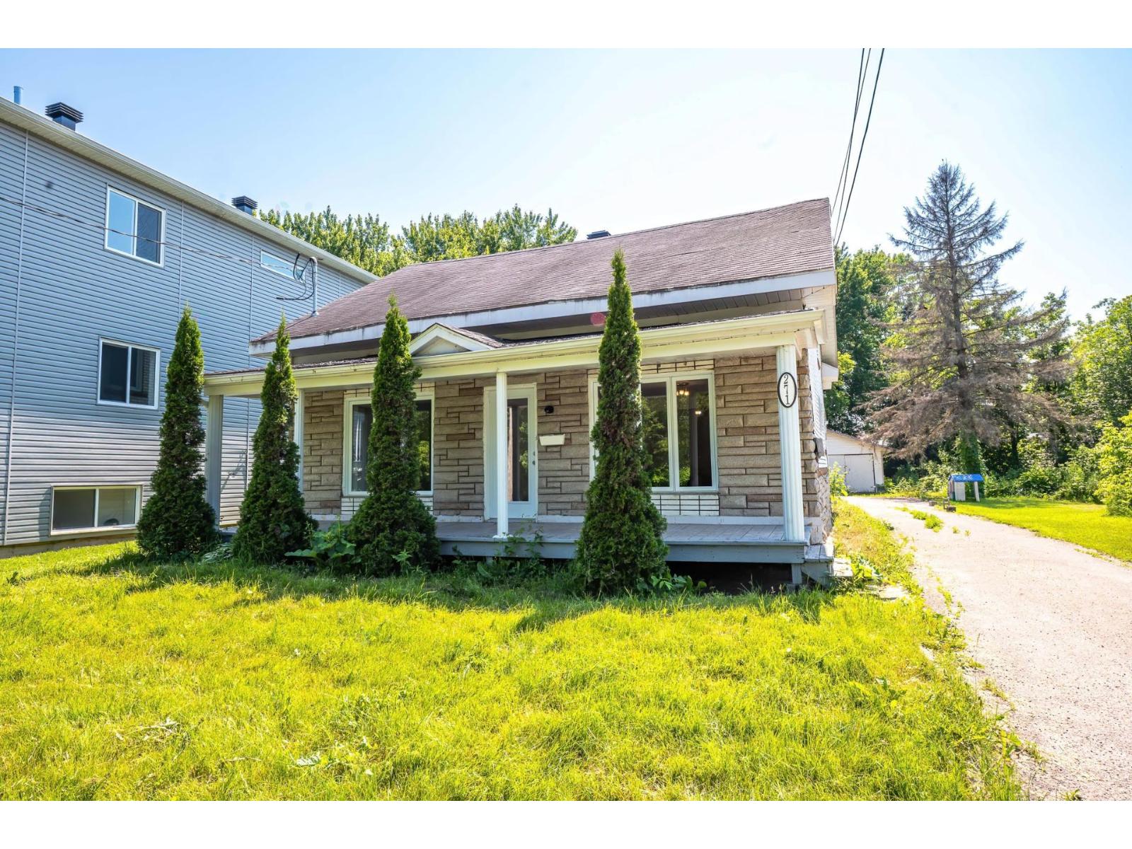 271 Rue Notre-Dame S.