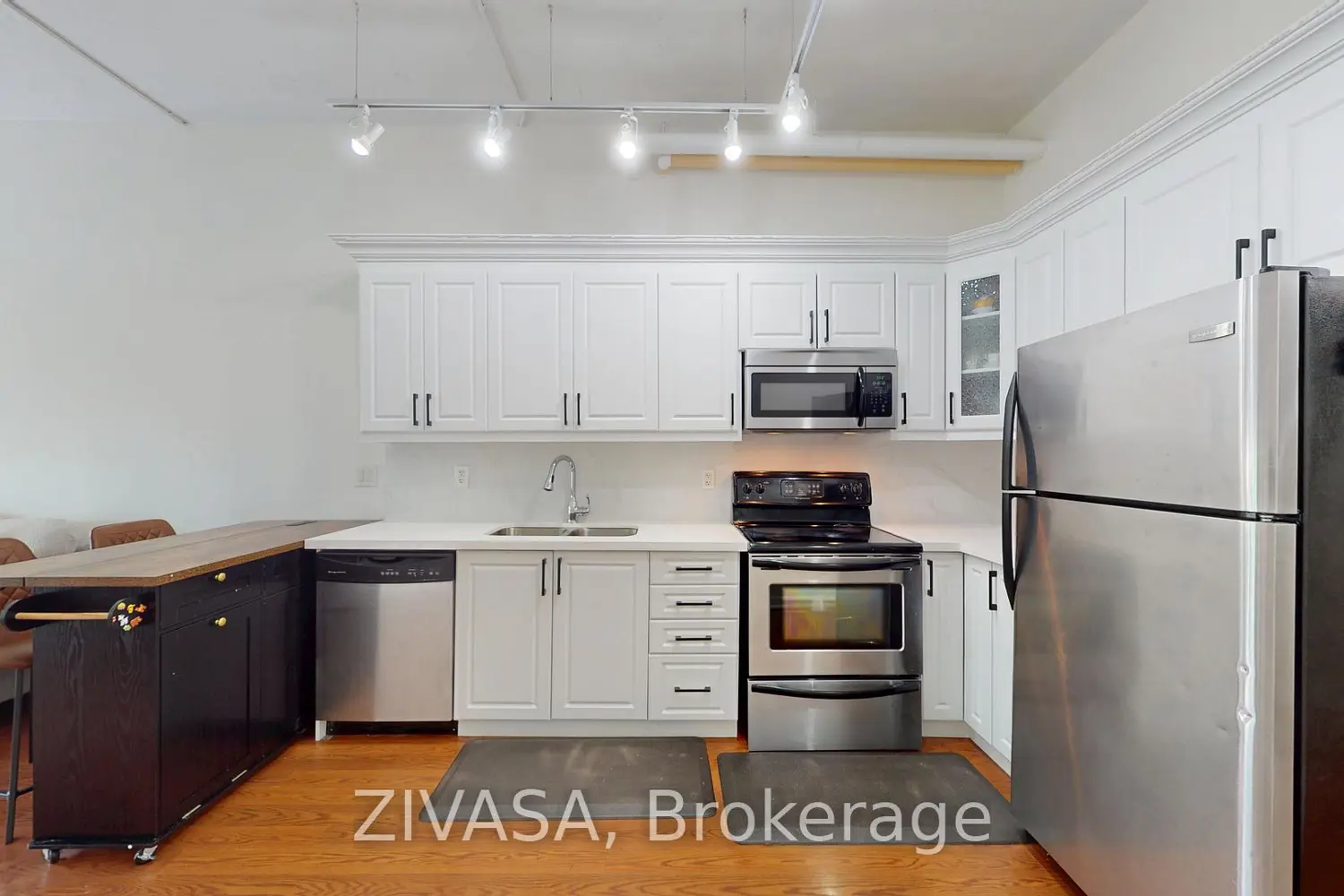 2 Fieldway Road 218 photo 4
