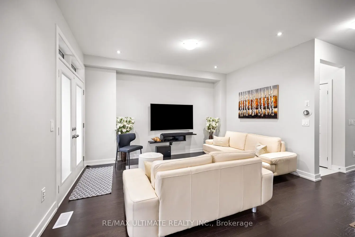 103 Glenngarry Crescent photo 5