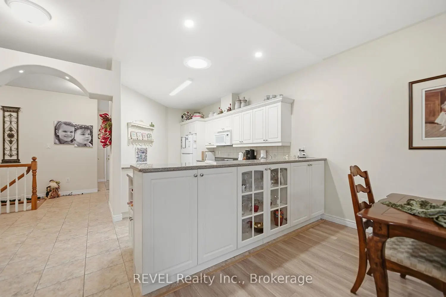 6295 Forest Ridge Drive photo 5
