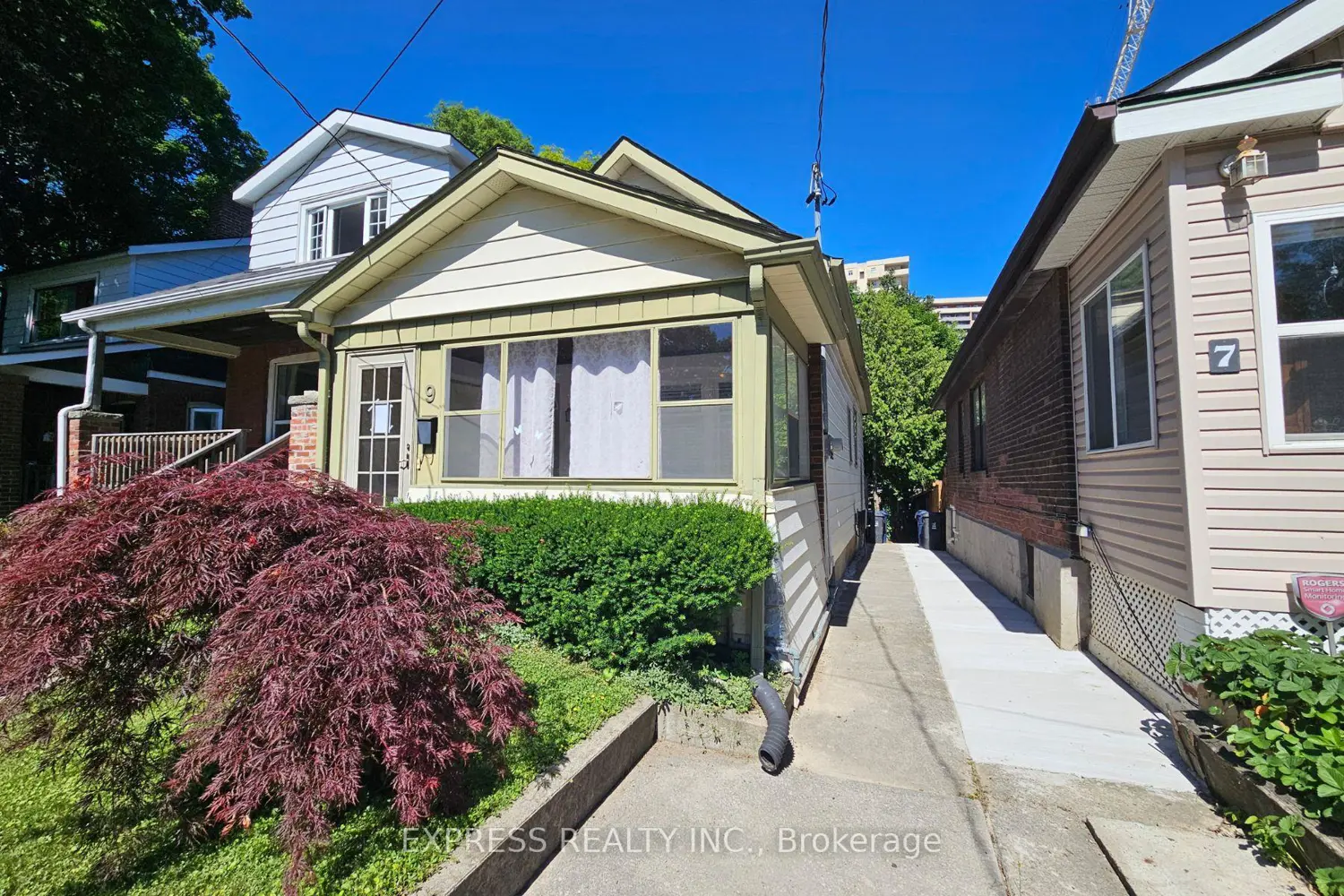 9 Bryant Avenue photo 3