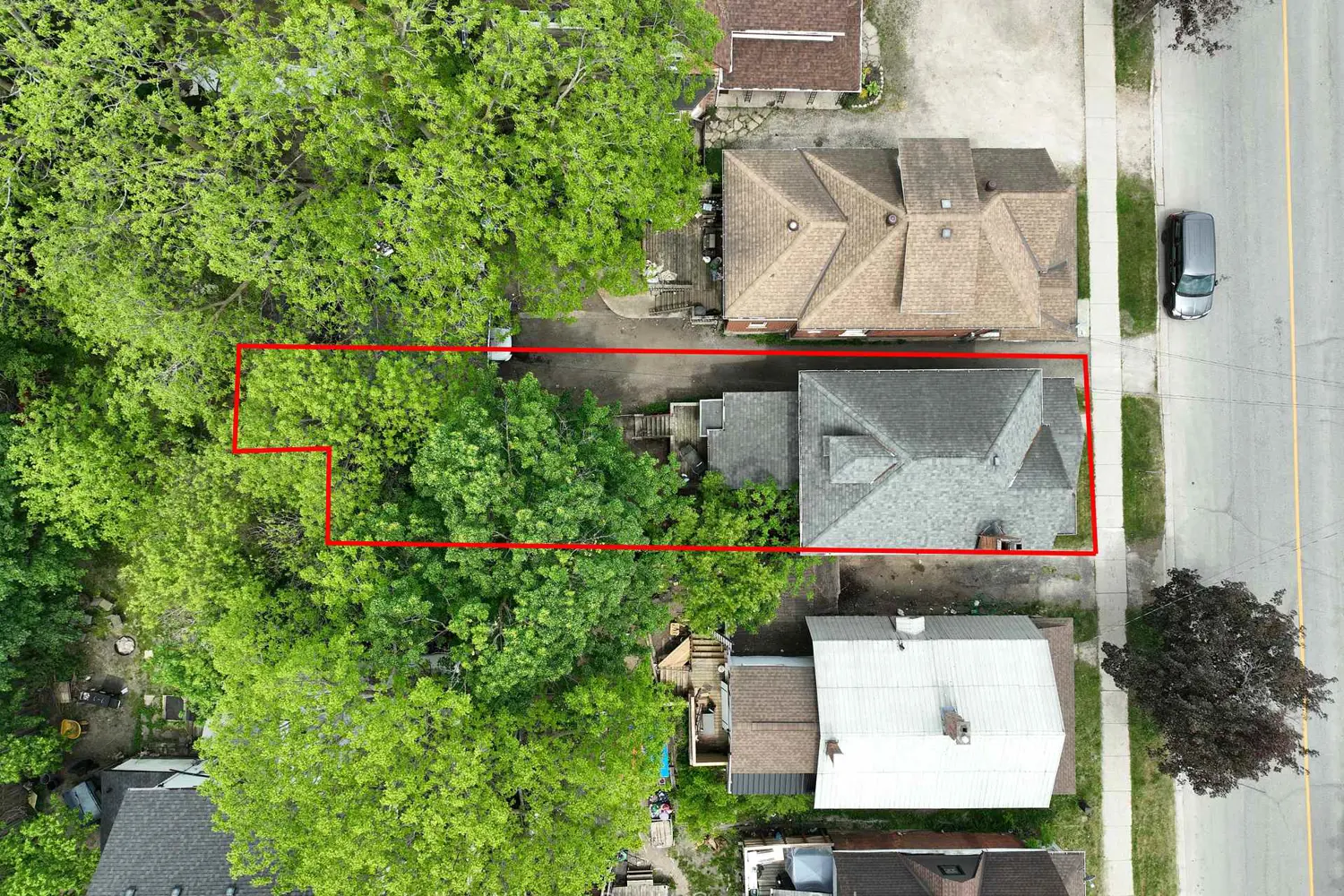 1318 3Rd Avenue photo 3