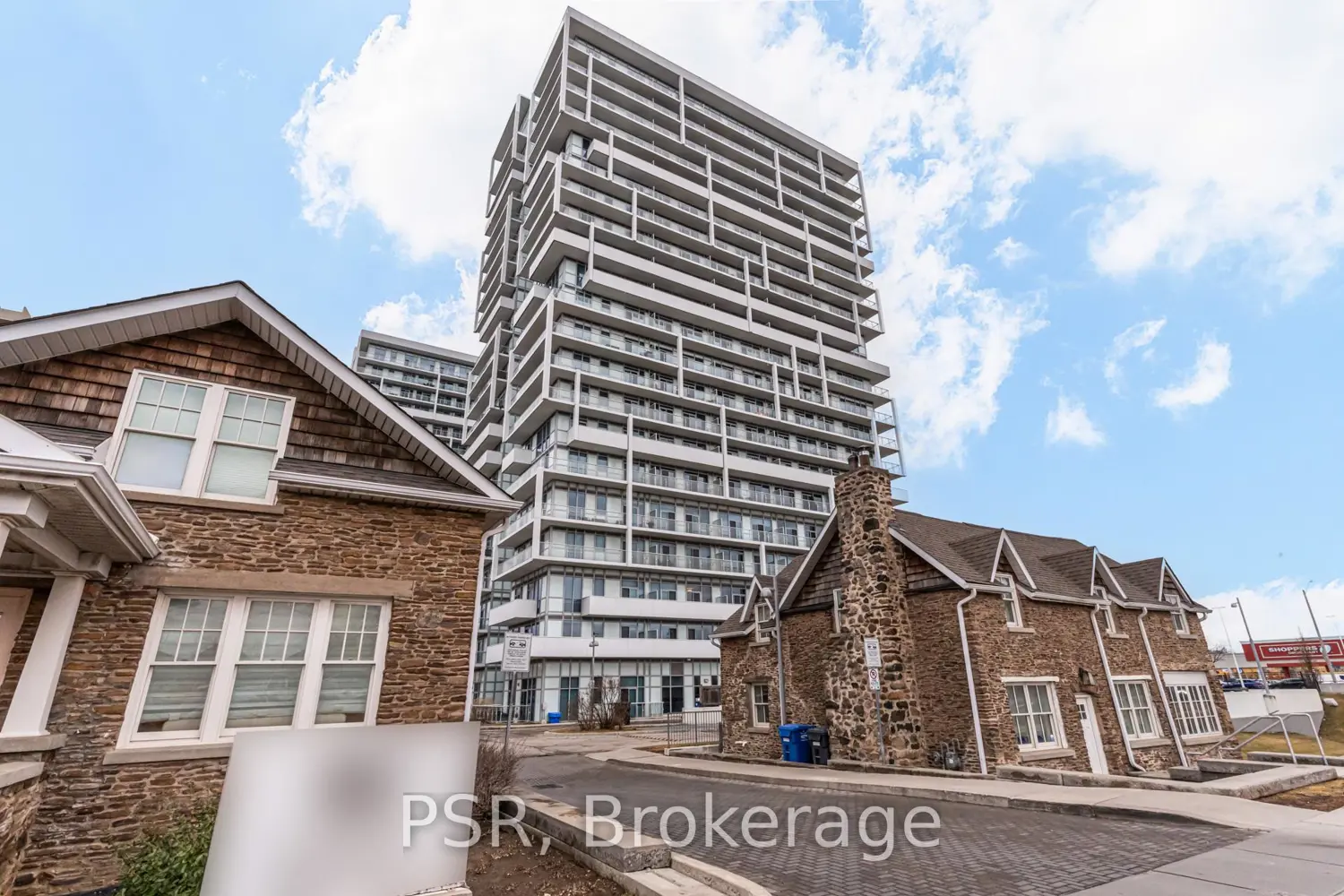 65 Speers Road 602 photo 2