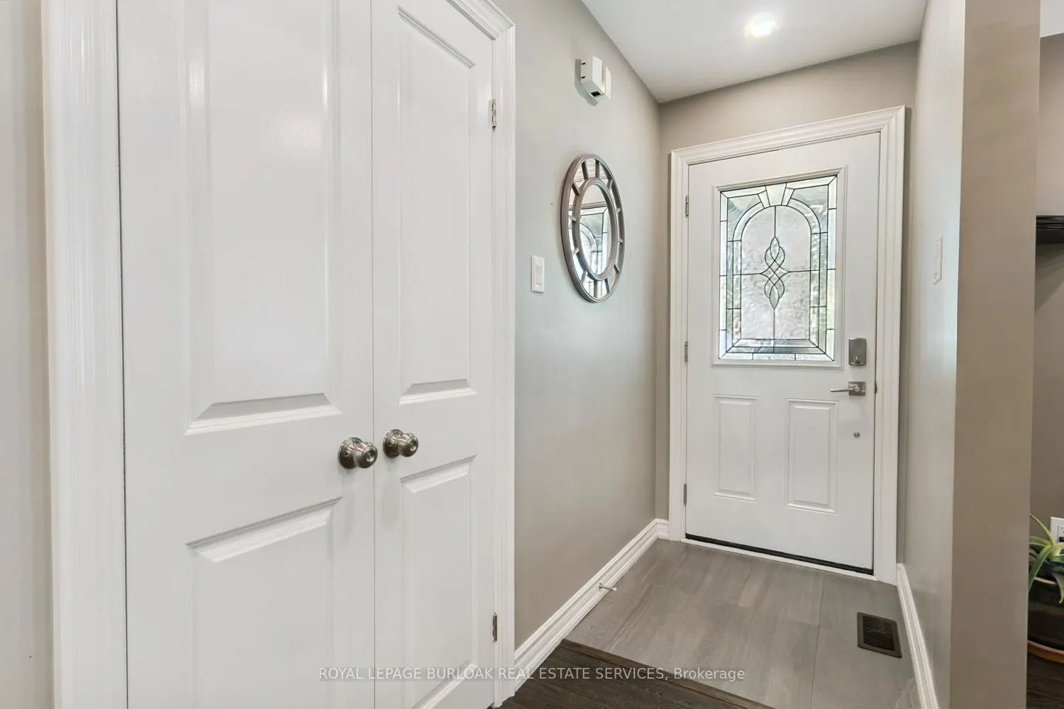 4500 Rogers Road photo 2