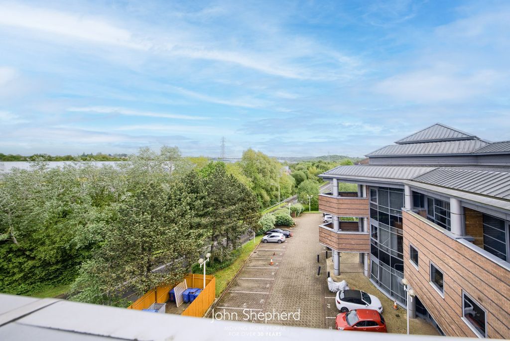 2 bed flat for saleLandmark, Waterfront West, Brierley Hill DY5 photo 4