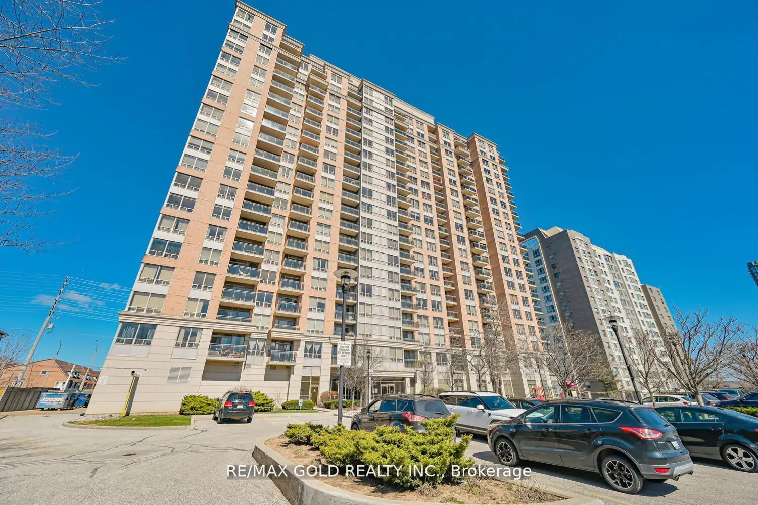 55 Strathaven Drive 1411 photo 3