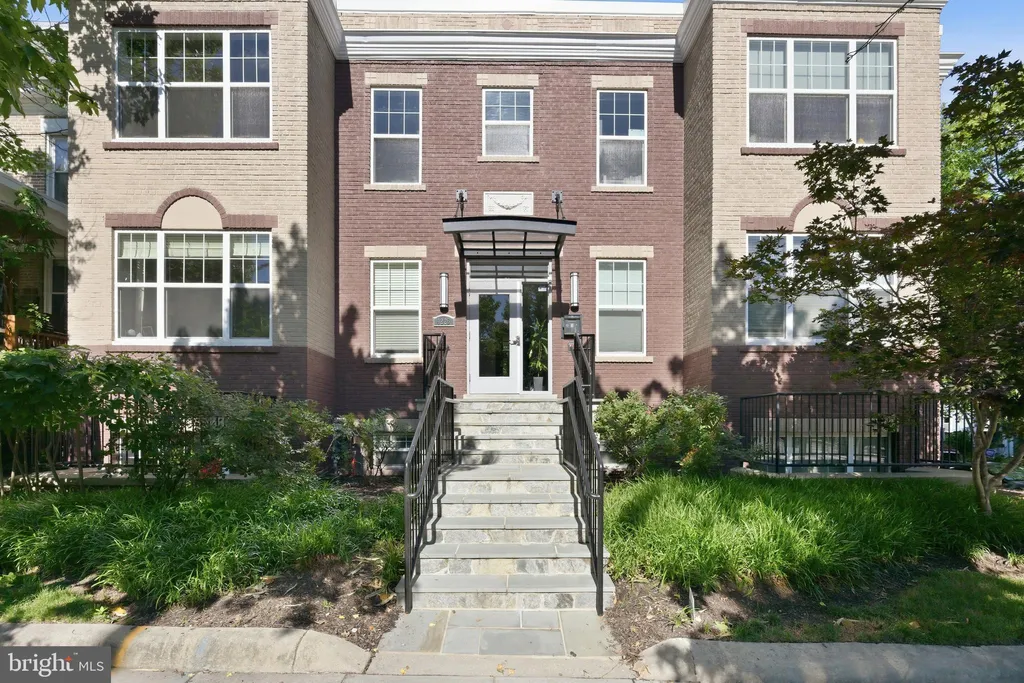 4226 7th Street NW Unit 204, Washington, DC 20011 photo 2